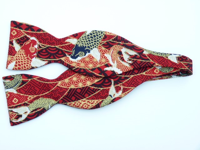 4_0_1092_3019koi_on_red_st.jpg