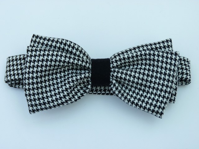 dogtooth bow tie