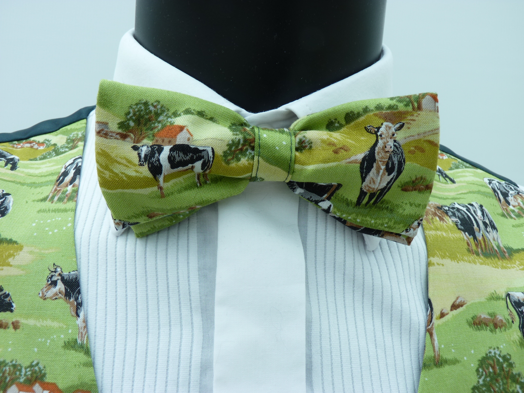 4_0_1544_2981hillside_cows_wc.jpg