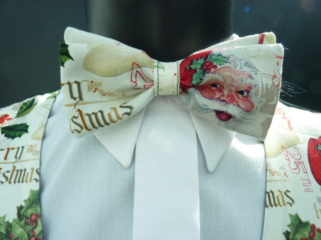 Vintage Christmas Pre Tied Bow Tie