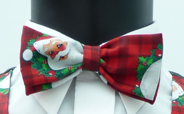 Santa Wreath Pre Tied Bow Tie